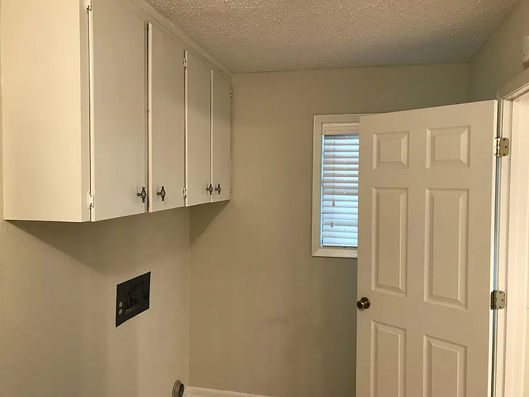 306 Breton Dr — Photo 32