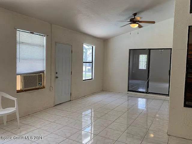 1098 Elmsford St NW — Photo 14