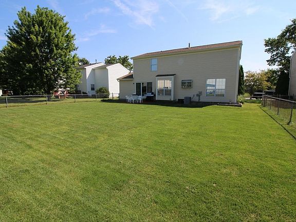 4th image of 3015 Castlebrook Ave