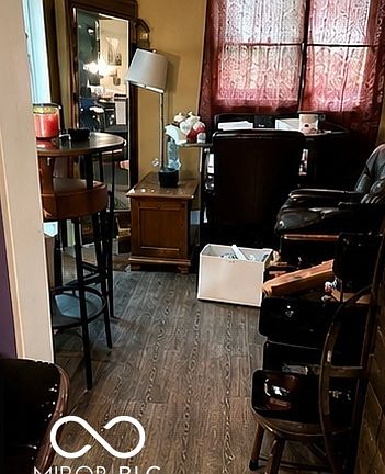 4th image of 2710 Jackson St
