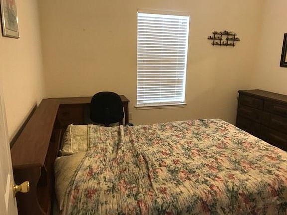 3rd image of 734 Chanticleers Ln