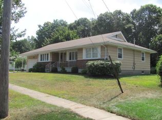 75 Glenn Dr, Stratford, CT 06614