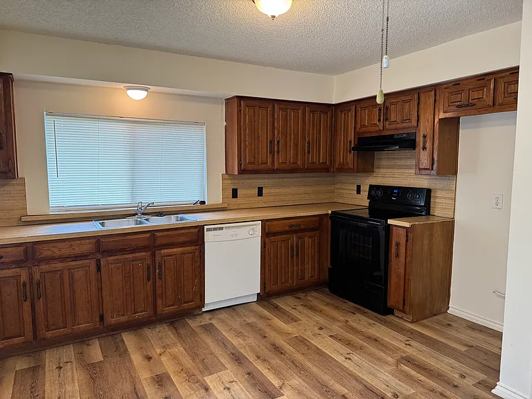 2217 Woodcreek #A — Photo 5