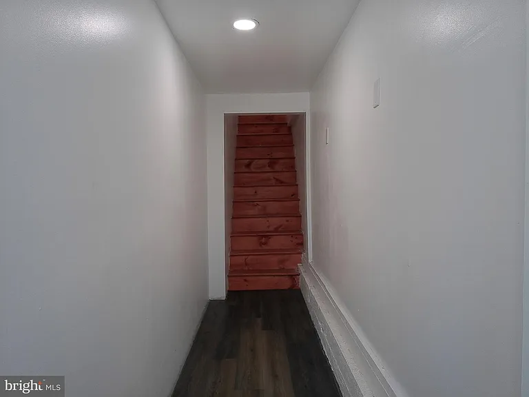 640 E Chestnut St #1 — Photo 2