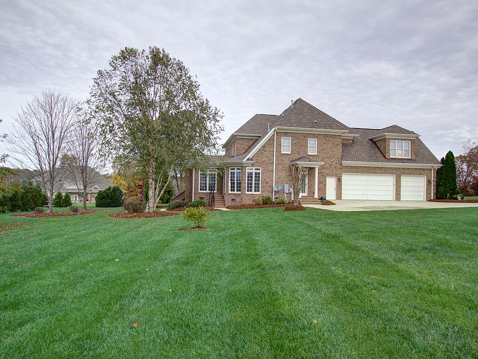 2nd image of 7367 Henson Forest Dr