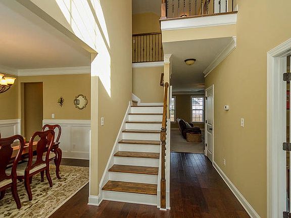 5th image of 822 Leyland Ln