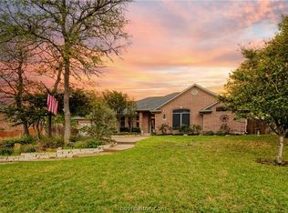 2002 Ravenstone Loop, College Station, TX 77845