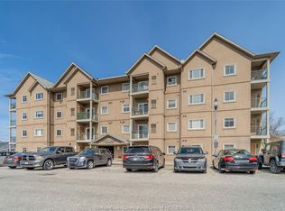 90 Murray St #403, Amherstburg, ON
