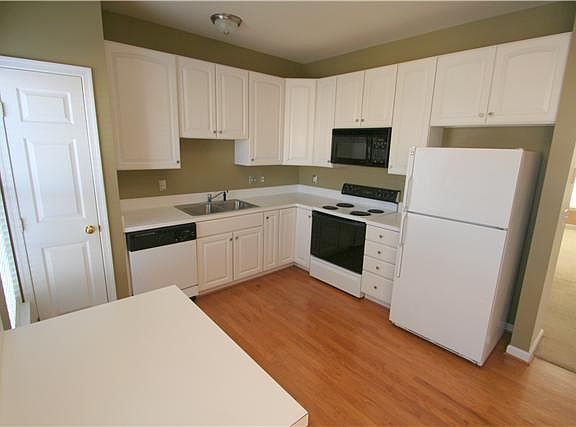 2nd image of 640 Huffine Manor Cir