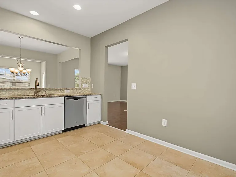 219 Lynchwick Ln — Photo 11