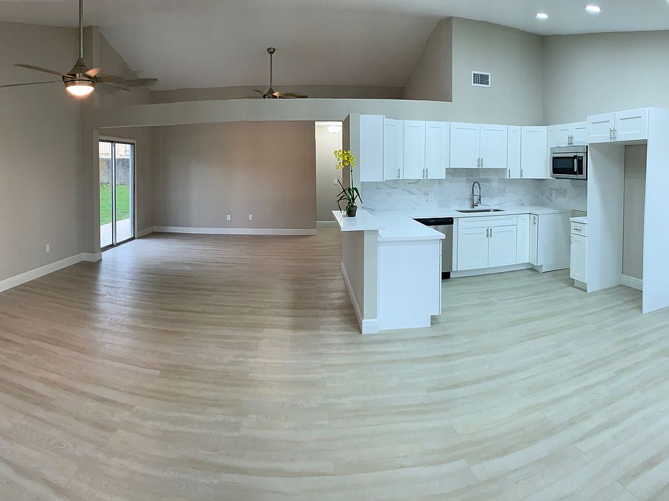 2nd image of 7926 Ridgewood Dr