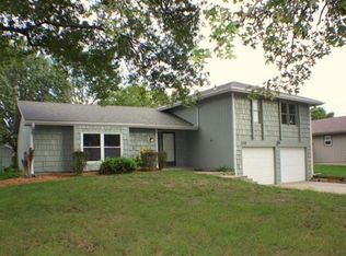 3208 SW Belle Ave, Topeka, KS 66614