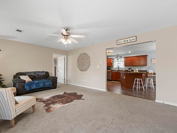 5th image of 1909 Pleasant Run Rd