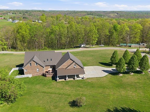 4th image of 1384 Spider Ridge Rd
