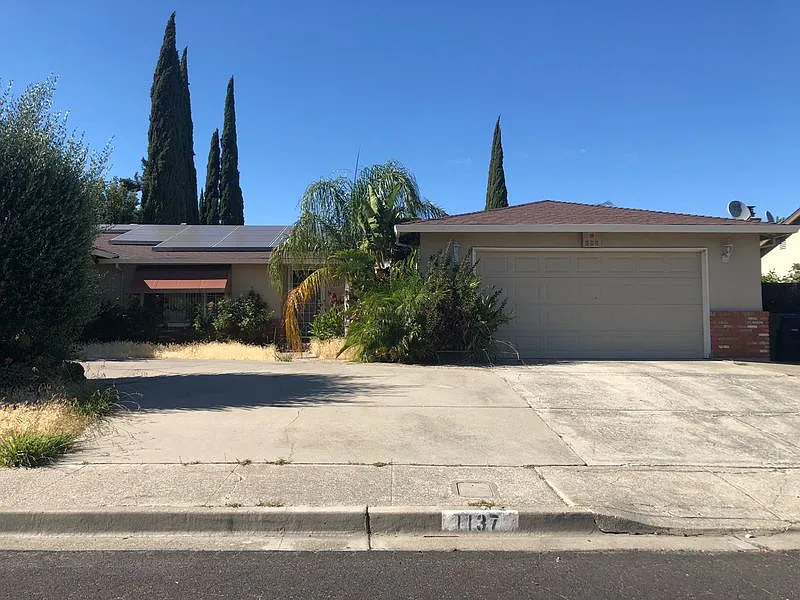 1137 Steven Dr photo 1