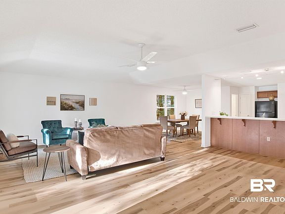 5th image of 105 Mellattau Cir