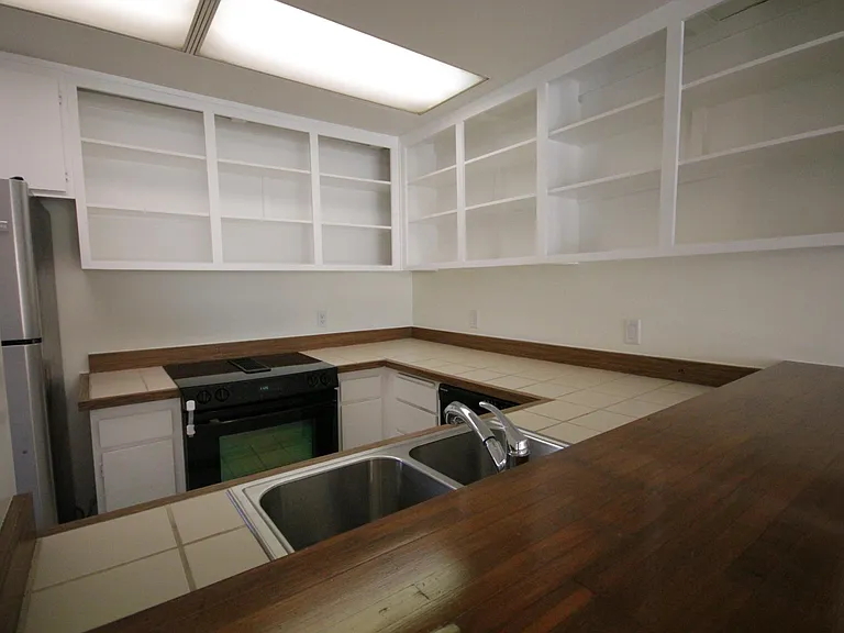 9137 Marina Pacifica Dr N — Photo 12