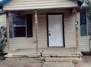910 Panhandle St, Denton, TX 76201
