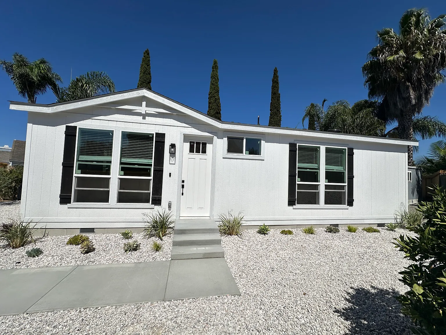 2 bed, 787 sqft, $3,395 — Photo 1