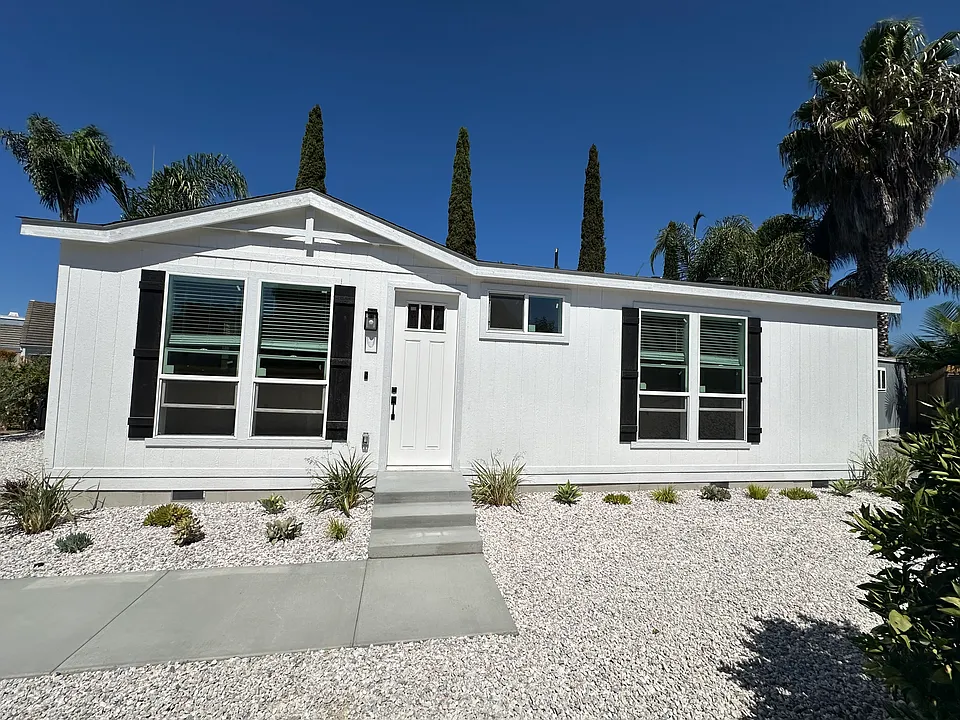 4476 Bermuda Dunes Pl