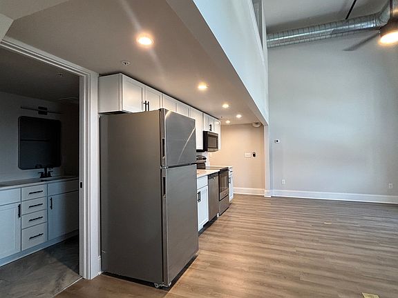 5th image of 4000 Colerain Ave #4