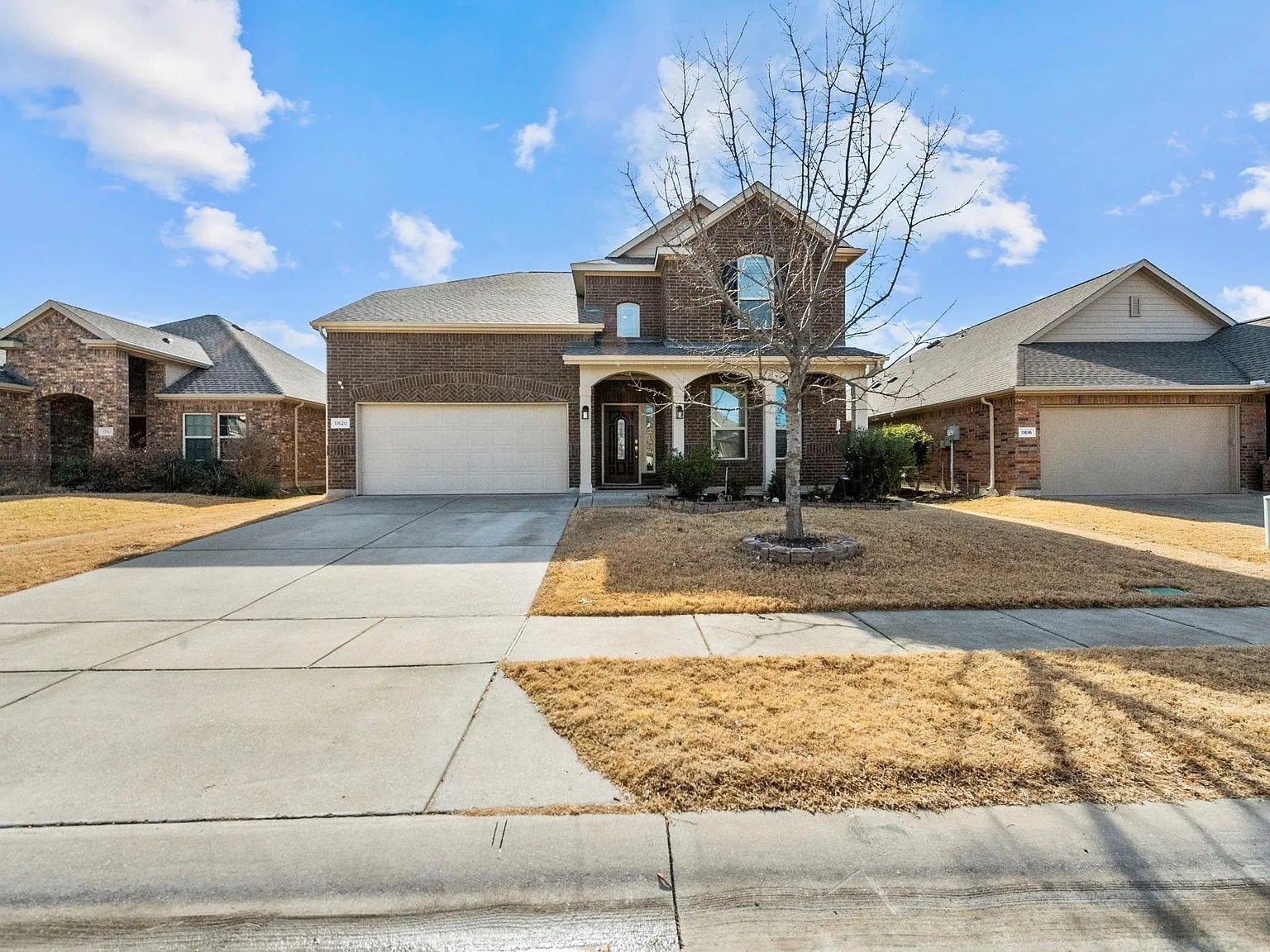 4 bed, 3.5 bath, 3002 sqft, $3,000 — Photo 1