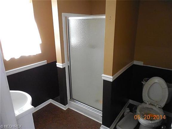 5th image of 1204 Auburn Pl NW