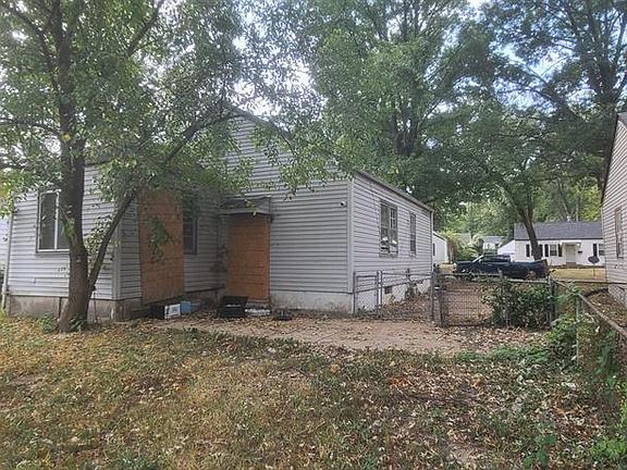 4th image of 8027 Aline Ave