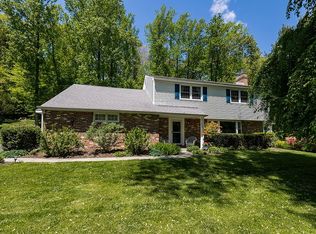 869 Hollow Rd, Wayne, PA 19087