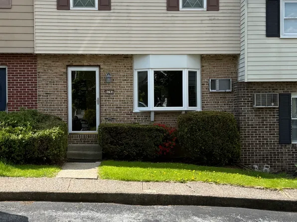 5742 Greens Dr, Allentown, PA 18106