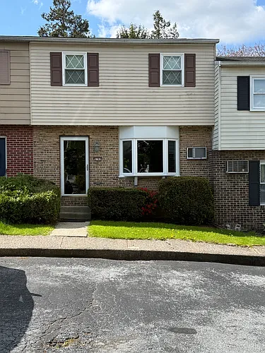 5742 Greens Dr Photo 1