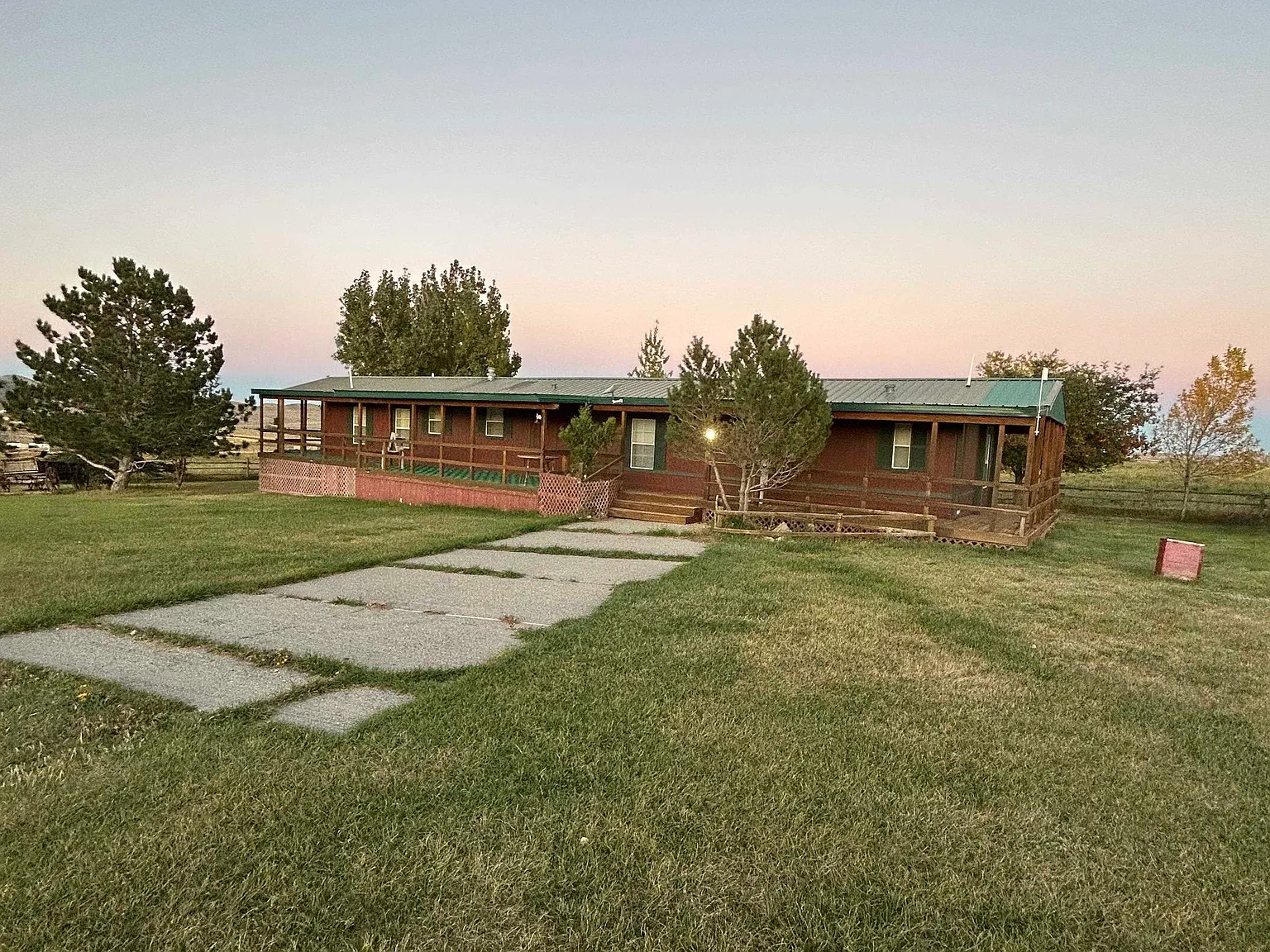 3 bed, 2.0 bath, 1275 sqft, $1,500 — Photo 1