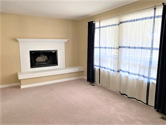 3rd image of 920 147th Ln NE