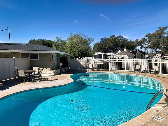 Swimming Pool/Hot Tub/Sauna