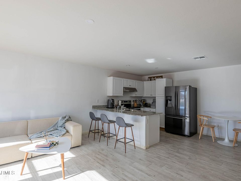 1st image of 122 E DEWEY Avenue