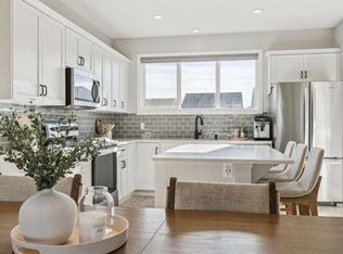 22 N Precedence Gln, Cochrane, AB T4C2W7