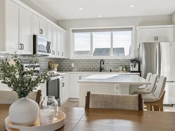 22 N Precedence Gln, Cochrane, AB T4C 2W7