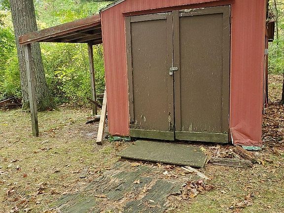 4th image of 5617 S Whalen Lake Dr