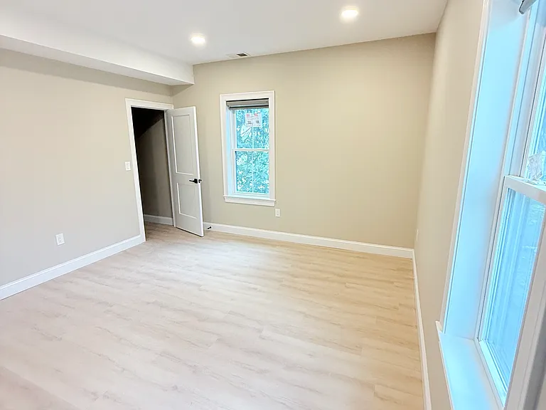 231 Highland Ave #4 — Photo 10