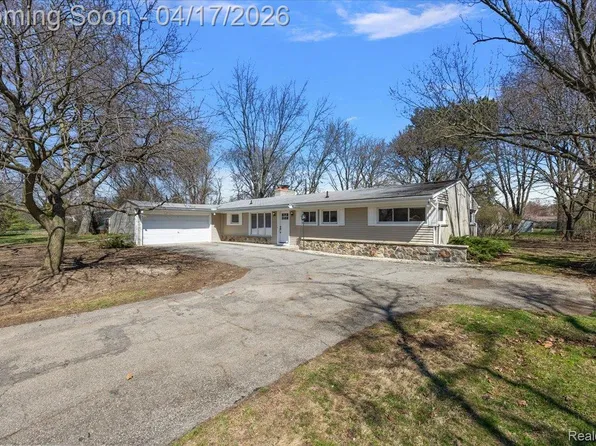 32430 Nottingham Knls, Farmington Hills, MI 48334