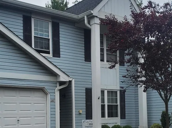 257 Glastonbury Ln, Somerset, NJ 08873