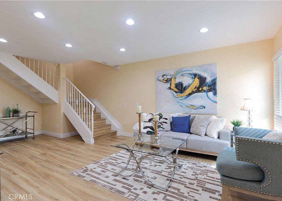 1st image of 2713 W Northwood