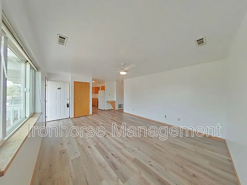3 bed, 1.0 bath, $1,850 — Photo 4