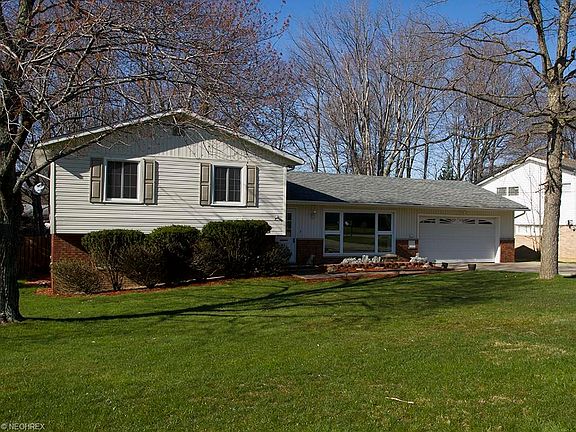 2nd image of 18114 Meadow Ln