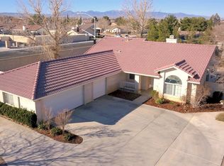 13720 Wawona Rd, Apple Valley, CA 92307