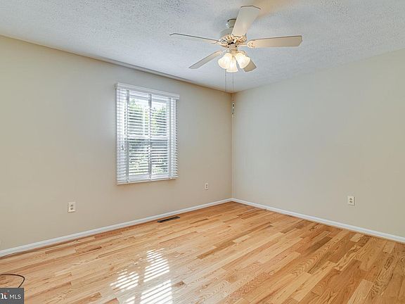 5th image of 37287 E Lakeland Dr