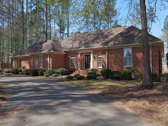 2nd image of 106 Carolina Club Dr