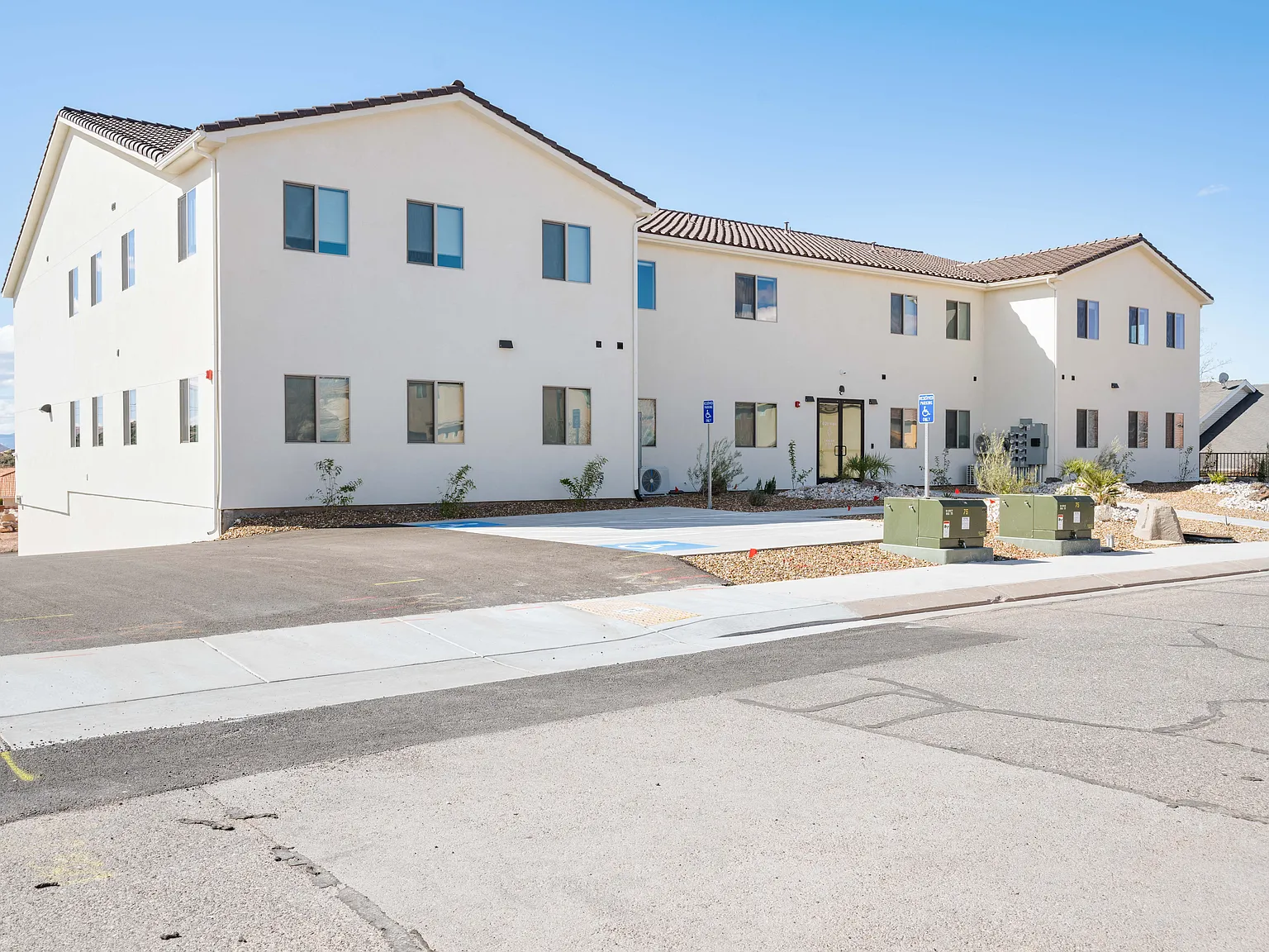 Shadow Ridge Apartments — Photo 4