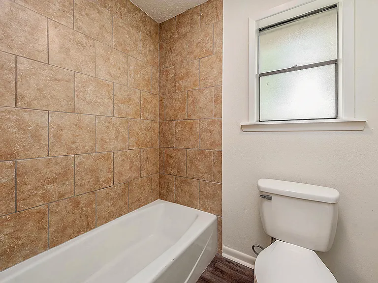 2910 Jennifer Dr — Photo 18