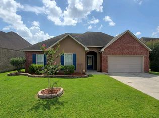 17081 Richmond Dr, Prairieville, LA 70769